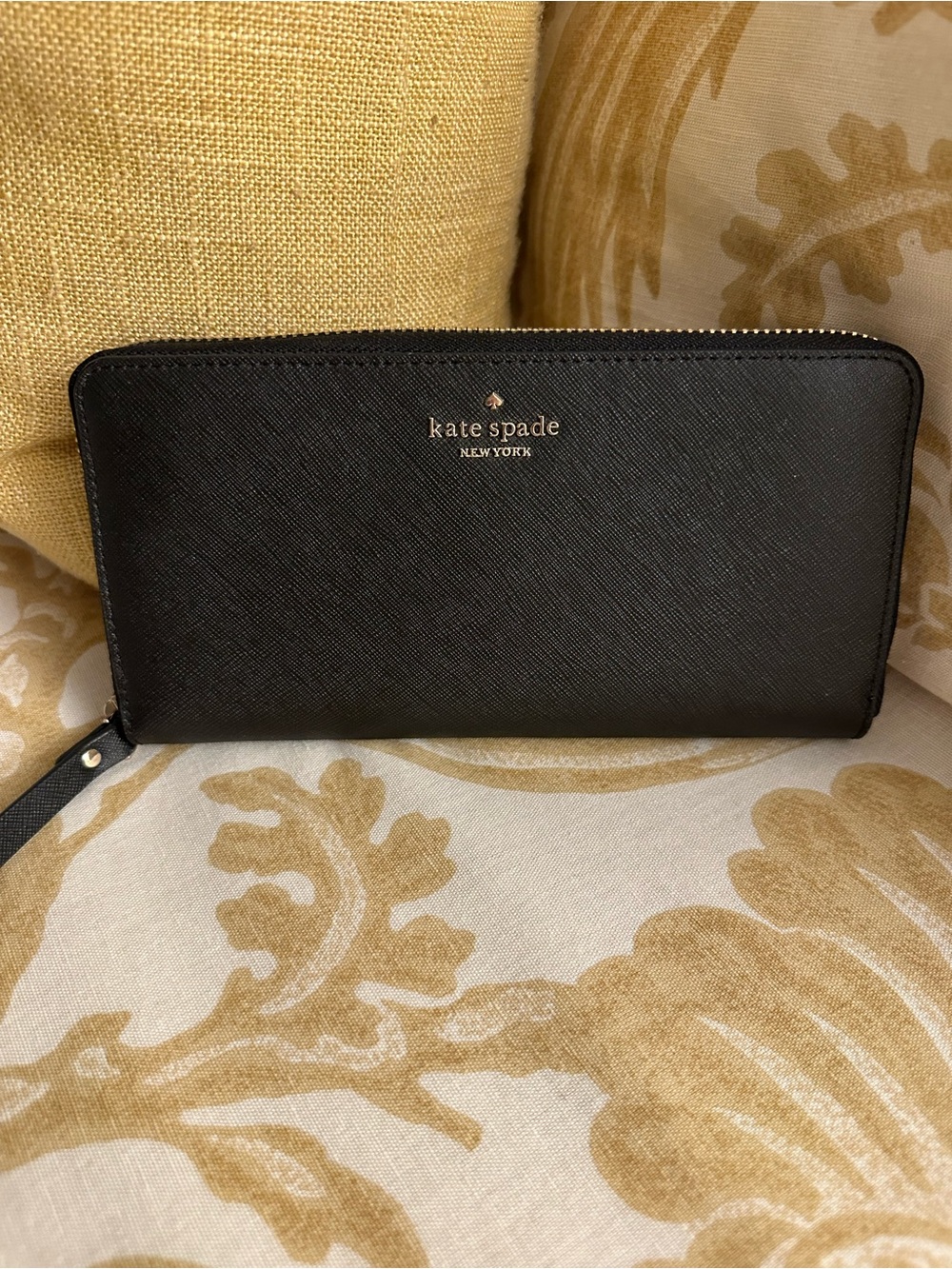 NWOT Kate Spade New York Black Zip-Around Women's Wallet